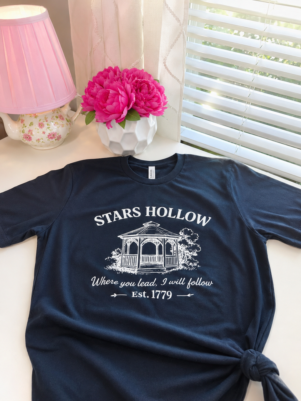Stars Hollow T - Shirt in Black